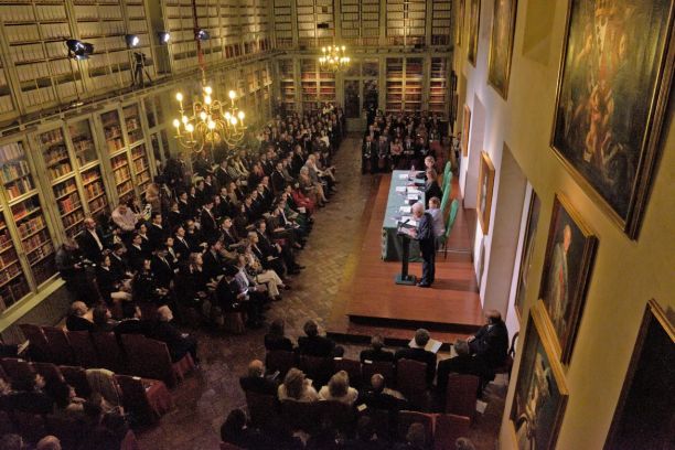 Award ceremony in the library of the Real Maestranza de la Caballería de Ronda | Photo: Centro Imagen